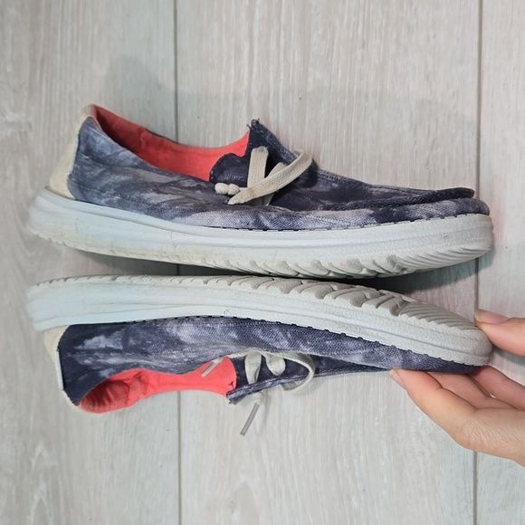 Hey Dude Women Wendy Tie Dye Navy Loafer Slip On Shoes Sz 7 - Picture 9 of 11